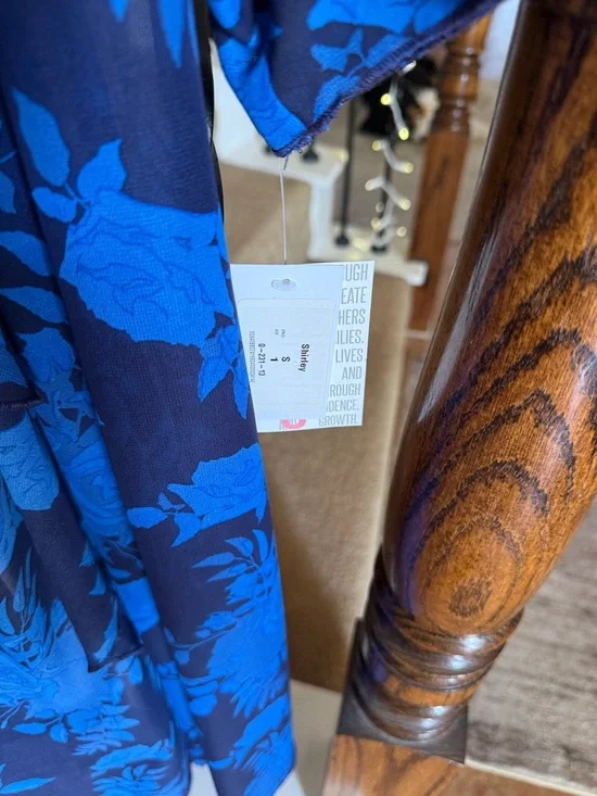 LuLaRoe Blue Floral Swim Coverup - Picture 2 of 2